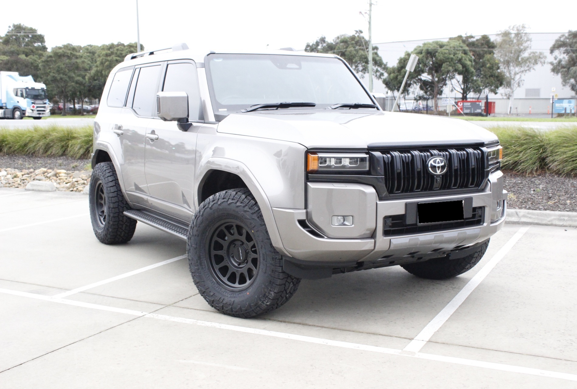 TOYOTA 250 SERIES PRADO WITH MATTE BLACK METHOD RACING 703 WHEELS |  | TOYOTA
