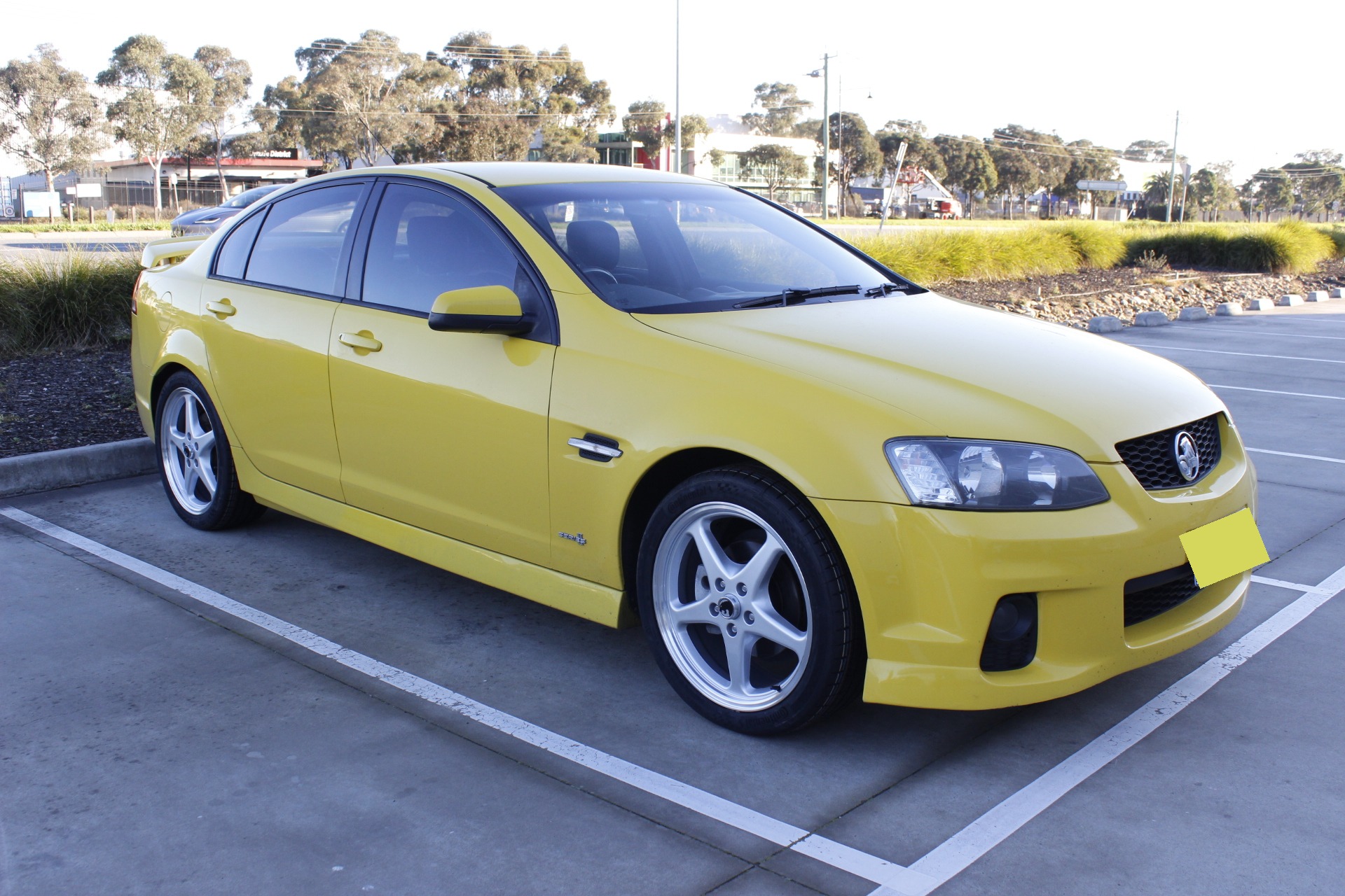 HOLDEN VE WITH SILVER WALKY WHEELS | HOLDEN 