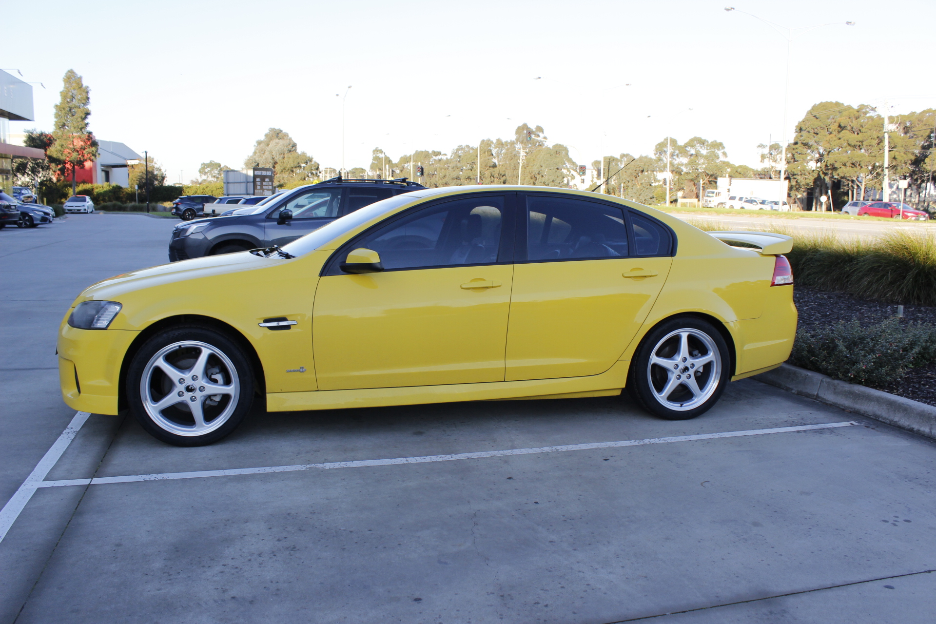 HOLDEN VE WITH SILVER WALKY WHEELS | HOLDEN 