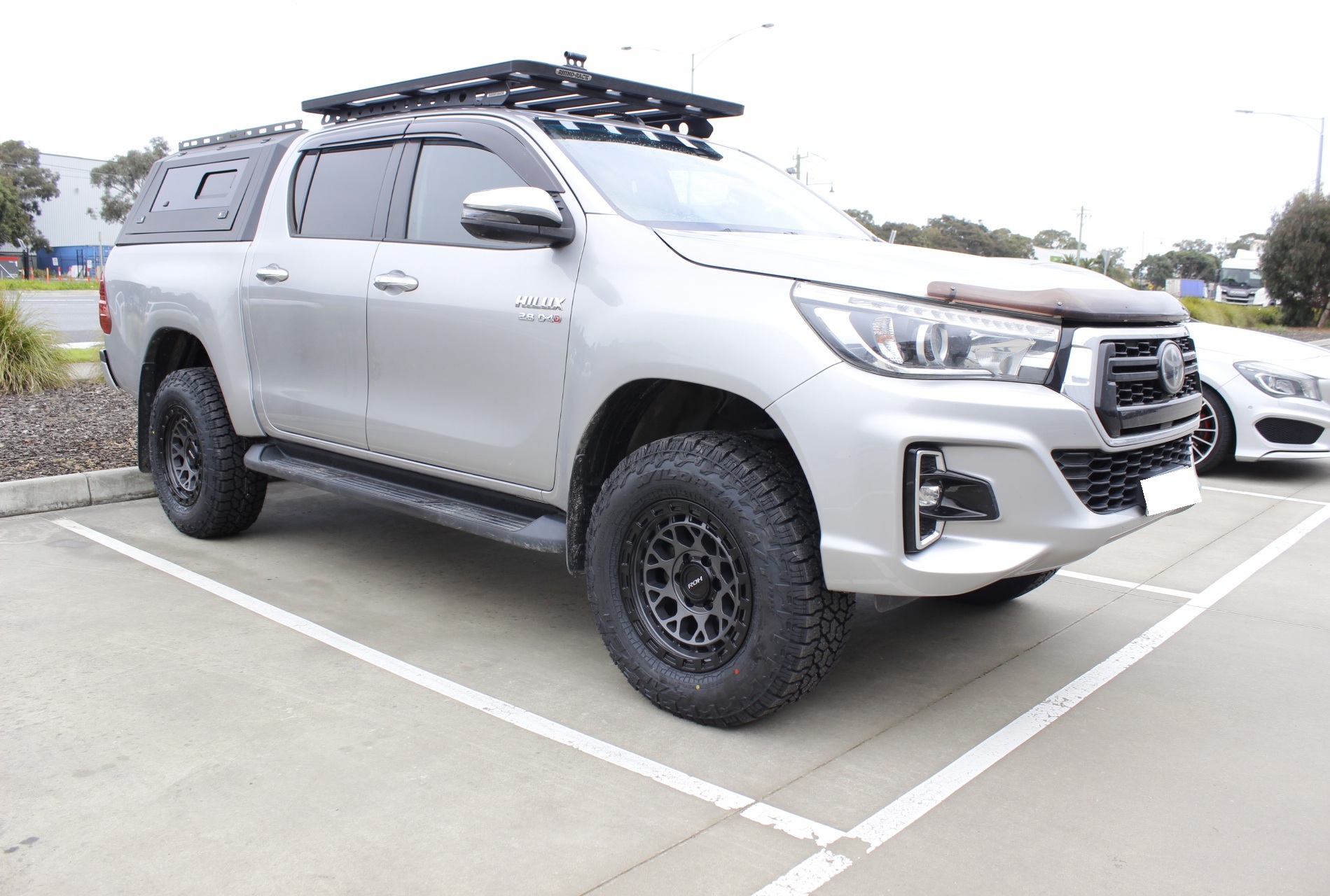 HILUX WITH GRAPHITE ROH ATLAS WHEELS |  | TOYOTA