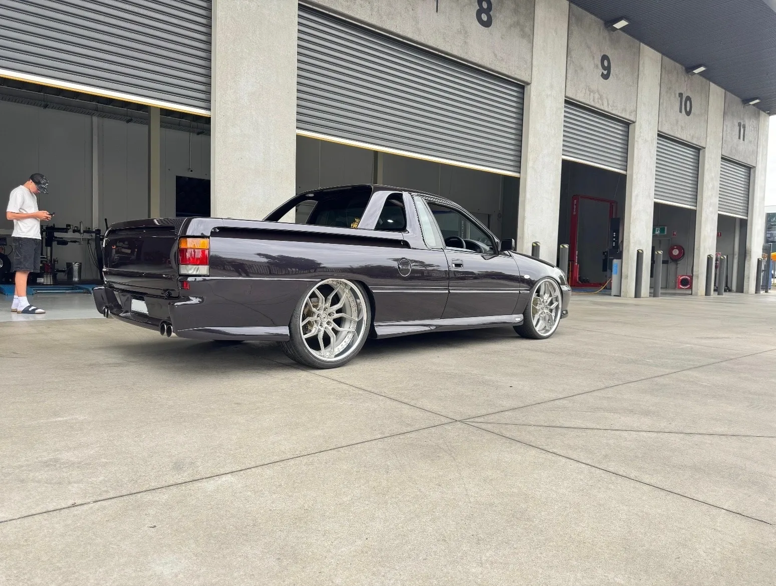 HOLDEN VS COMMODORE UTE with CUSTOM HRF K007 2 Piece 22 INCH WHEELS