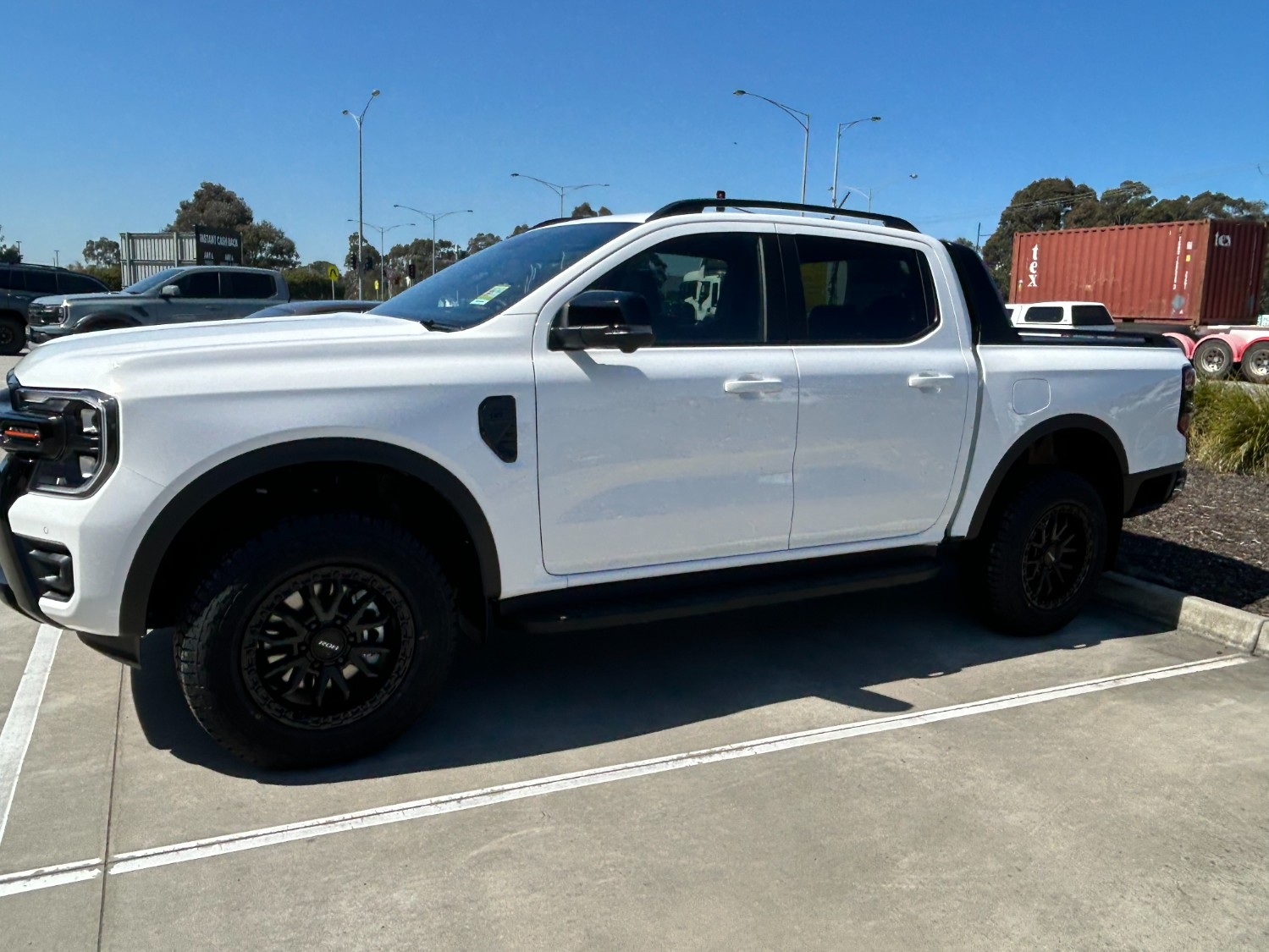 RANGER WILDTRAK WITH MATTE BLACK ROH RAID |  | FORD
