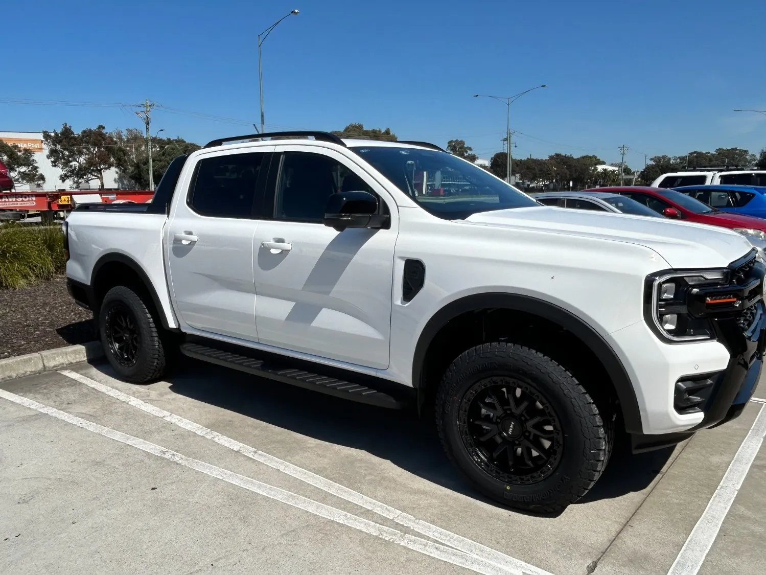 RANGER WILDTRAK WITH MATTE BLACK ROH RAID | FORD