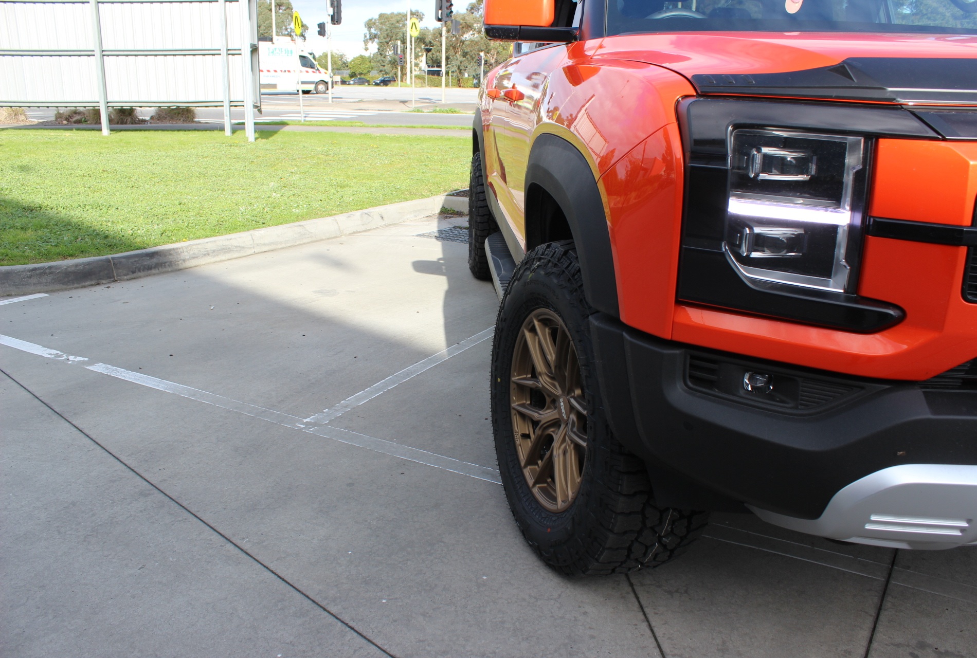 BYD SHARK WITH BRONZE HRF STEALTH WHEELS | BYD