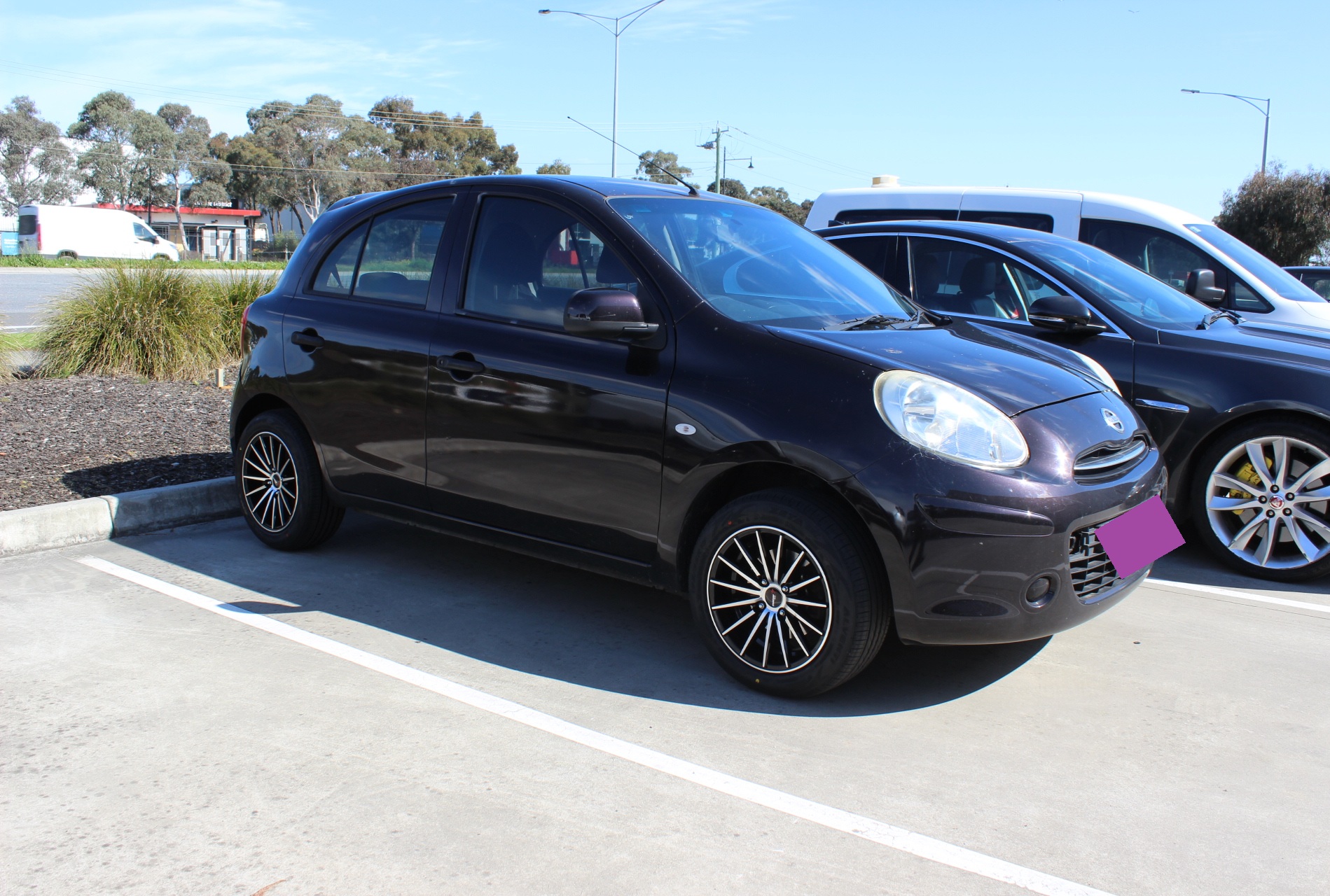 NISSAN MICRA WITH STARCORP L560 HEAT WHEELS |  | NISSAN