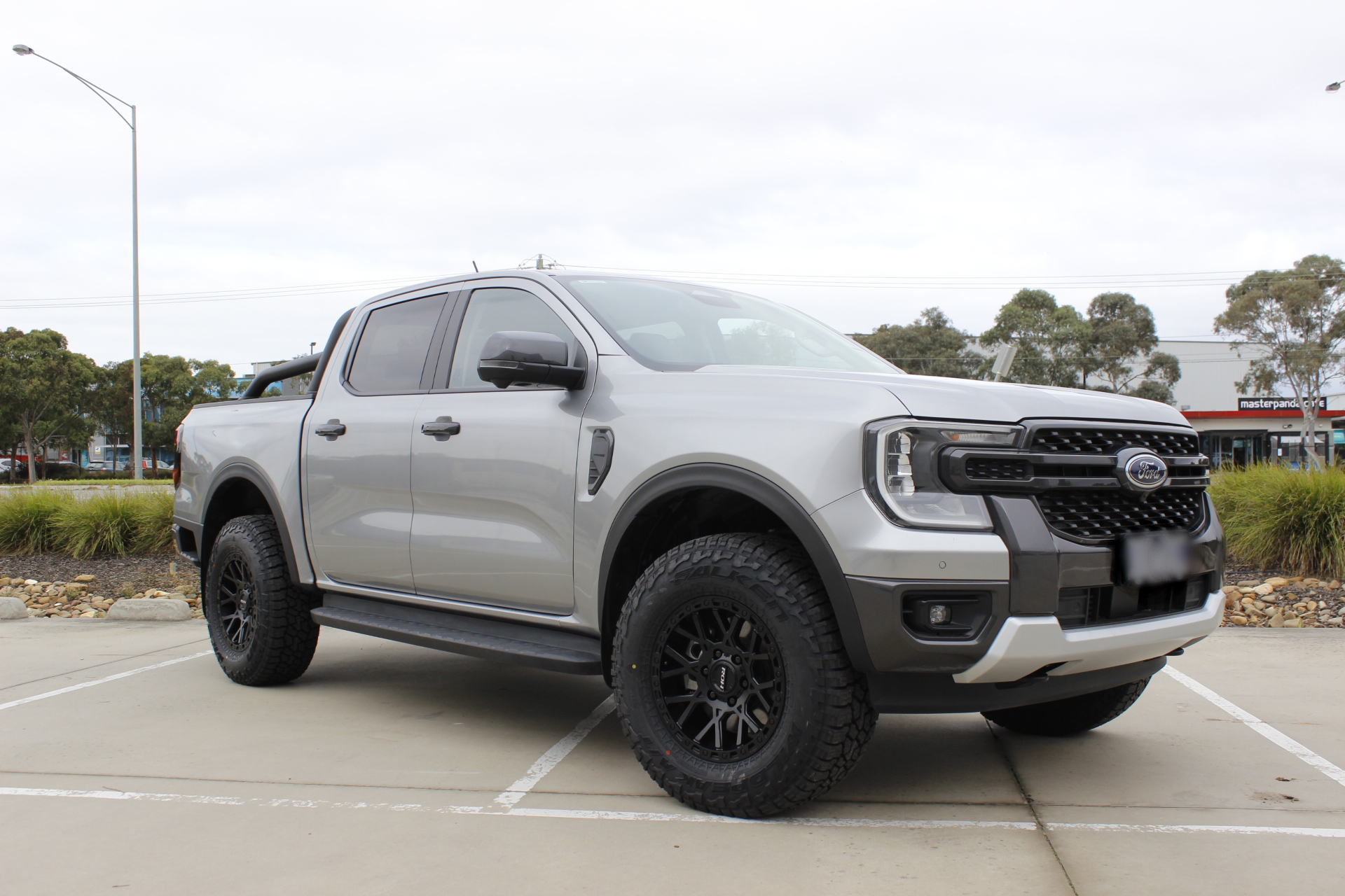 FORD RANGER WITH 17" ROH CRAWLERS | FORD