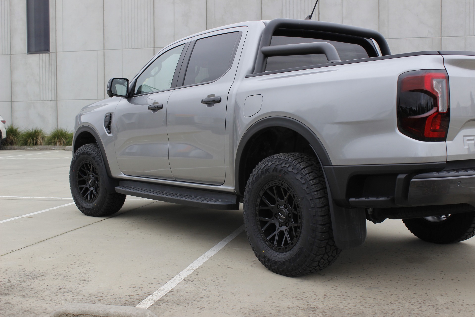 FORD RANGER WITH 17" ROH CRAWLERS | FORD