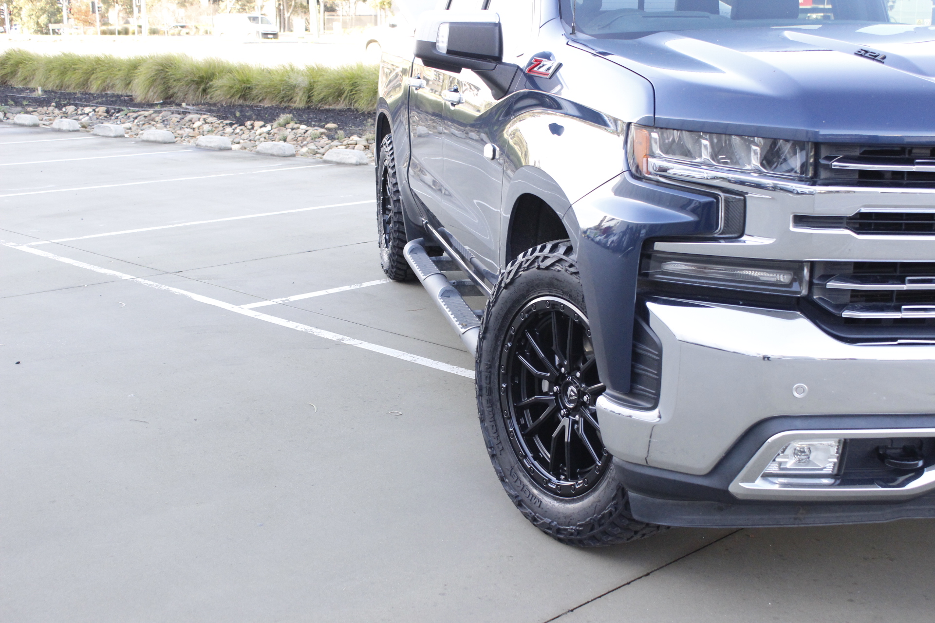 CHEV SILVERADO 1500 WITH 20" FUEL REBELS | CHEVROLET