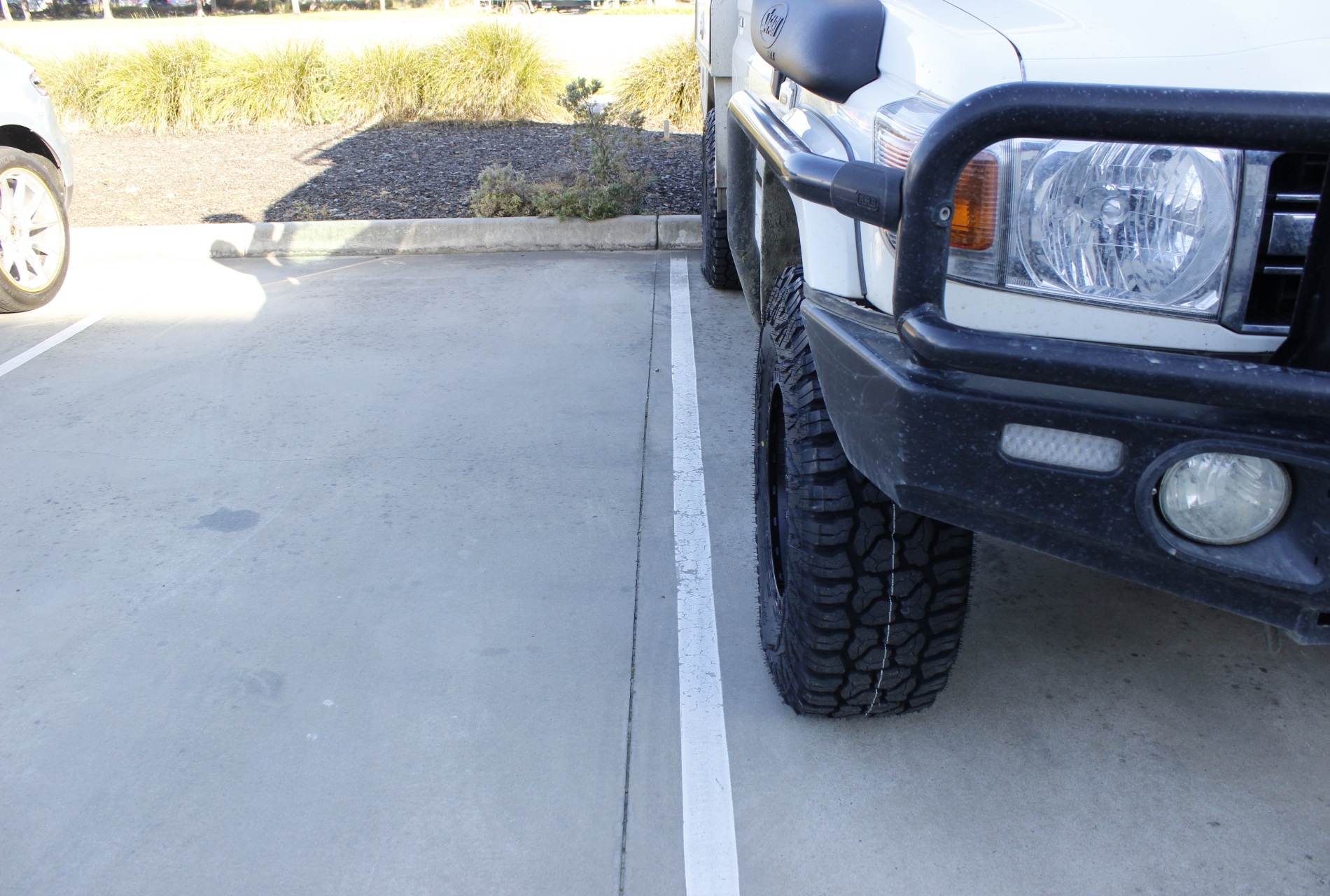 79 SERIES LANDCRUISER WITH 17 INCH MATTE BLACK ROH ASSAULT | TOYOTA
