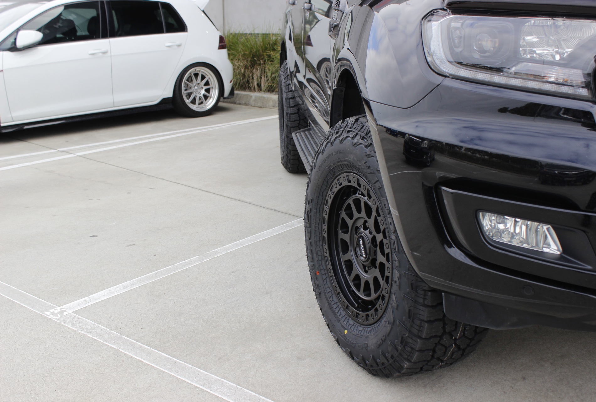 FORD EVEREST WITH 17 INCH ROH ASSAULT MATTE BLACK | FORD