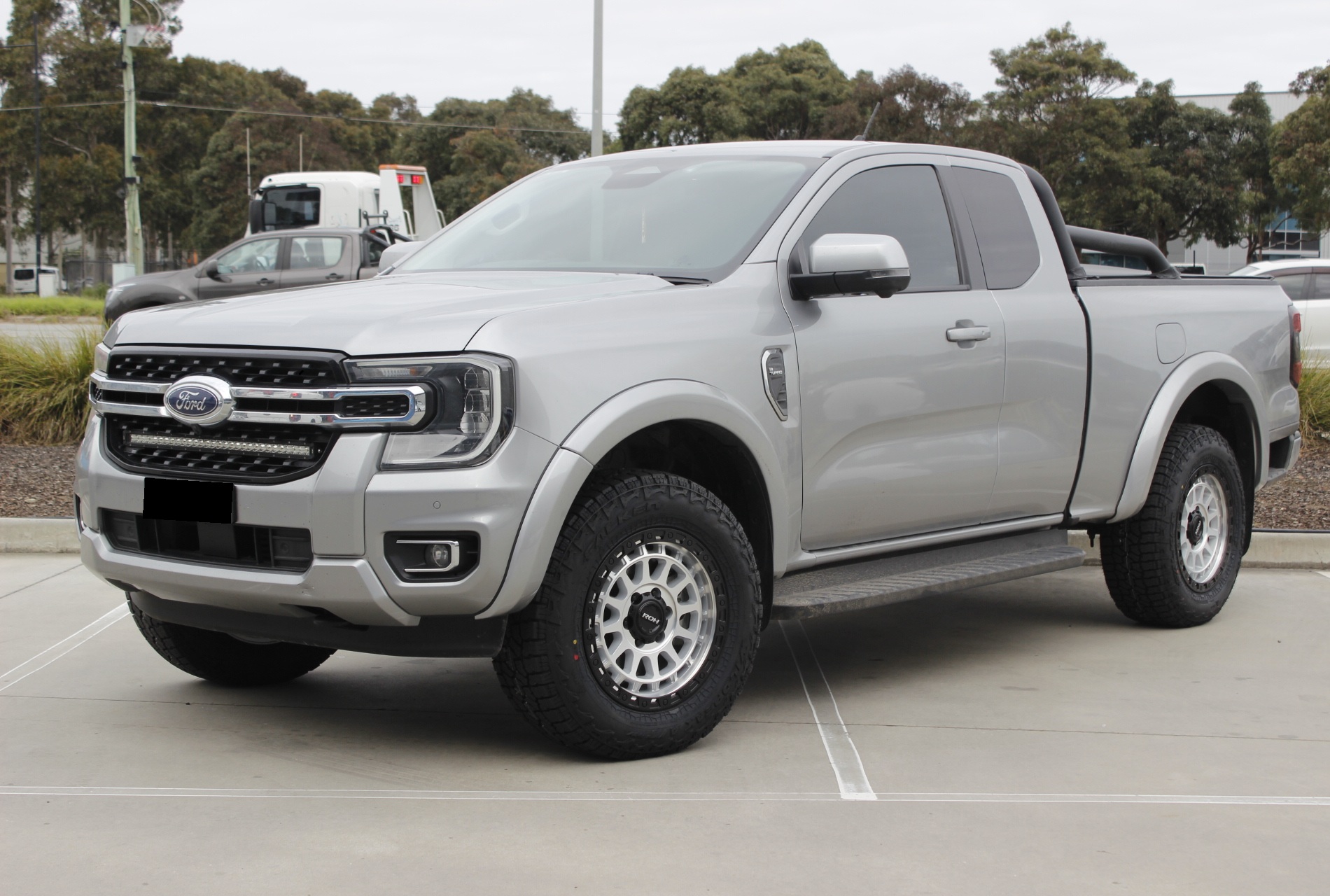 FORD RANGER SINGLE CAB WITH ROH ASSAULT MACHINED BLACK LIP |  | FORD