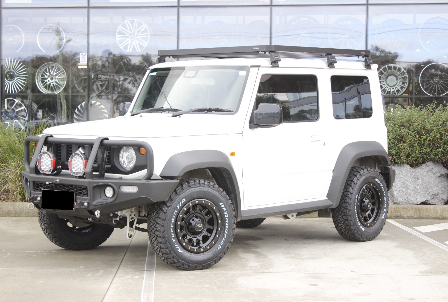 SUZUKI JIMNY WITH DIRTY LIFE CANYON PRO 15 INCH WHEELS |  | SUZUKI