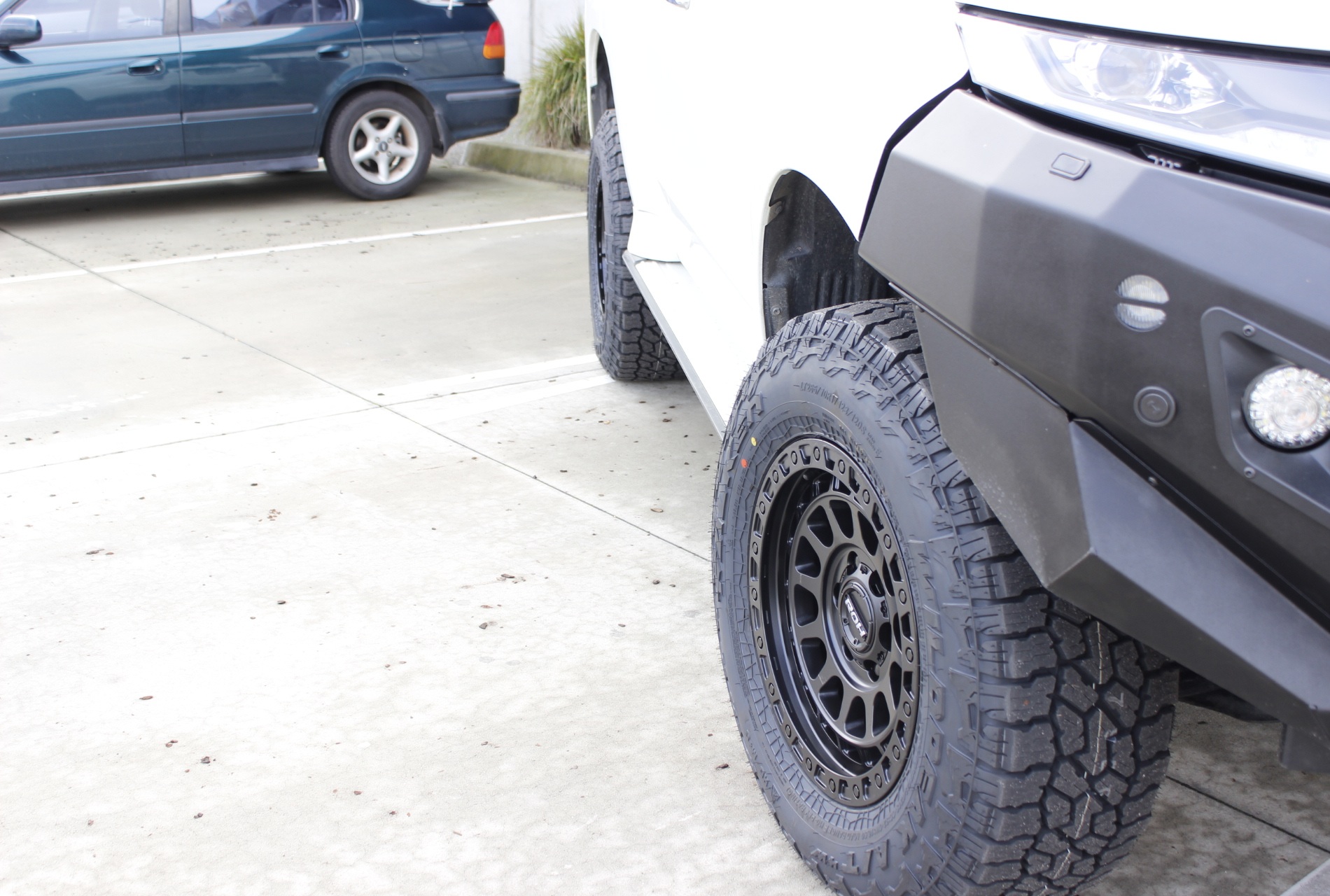 PAJERO SPORT WITH MATTE BLACK ROH ASSAULT WHEELS | MITSUBISHI