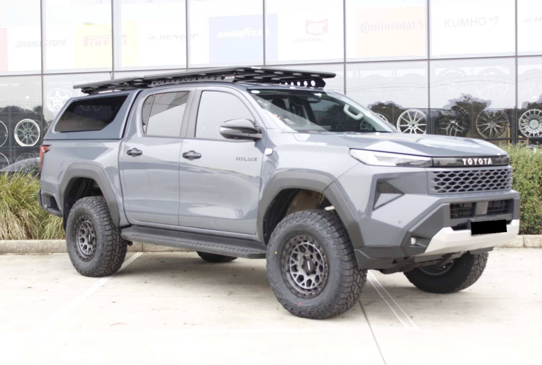 NEXT GEN 2026 HILUX WITH GRAPHITE CENTRE / BLACK LIP ROH ATLAS 17 INCH |  | TOYOTA