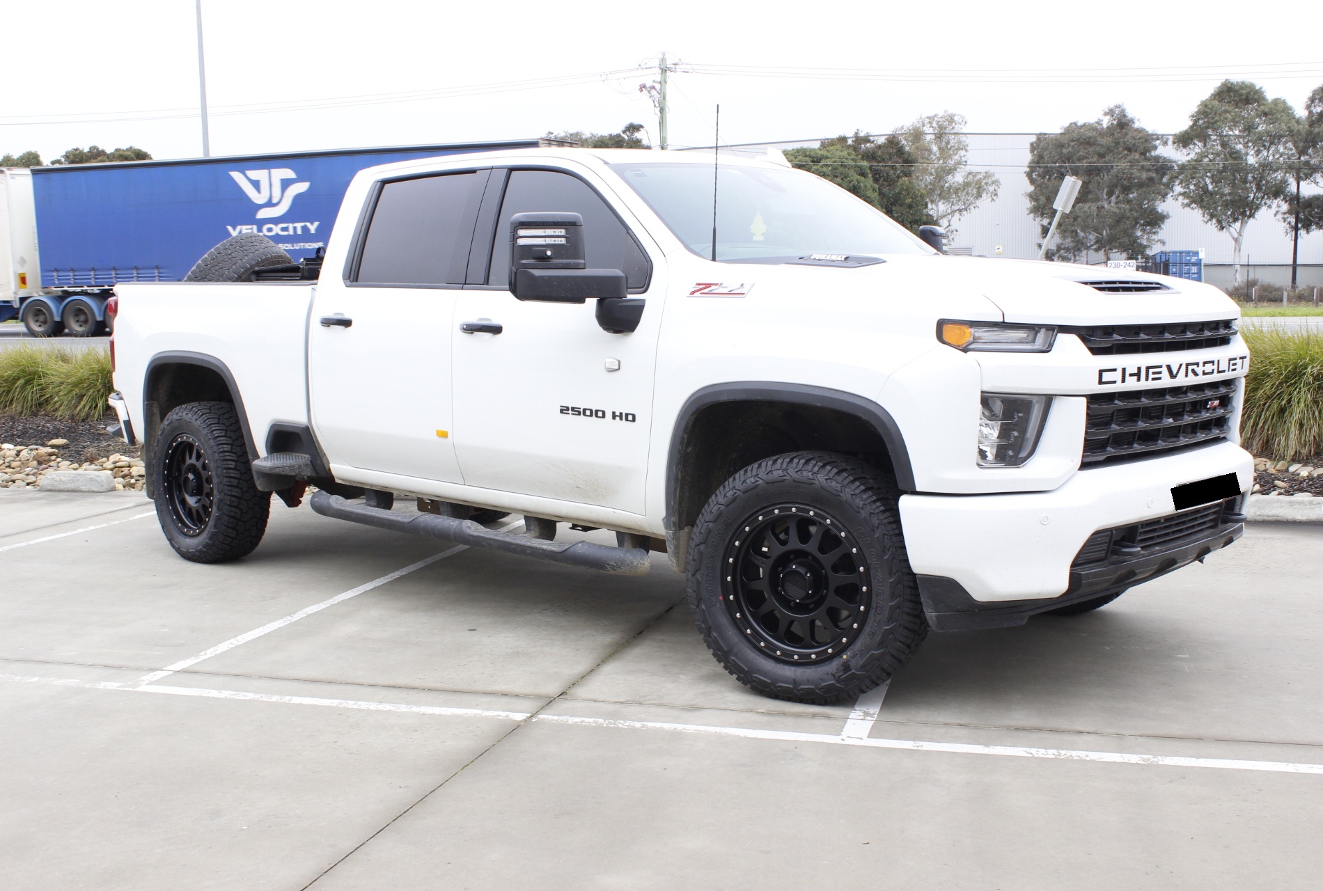 2500 SILVERADO WITH METHOD 315 MATTE BLACK WHEELS 20 INCH |  | CHEVROLET