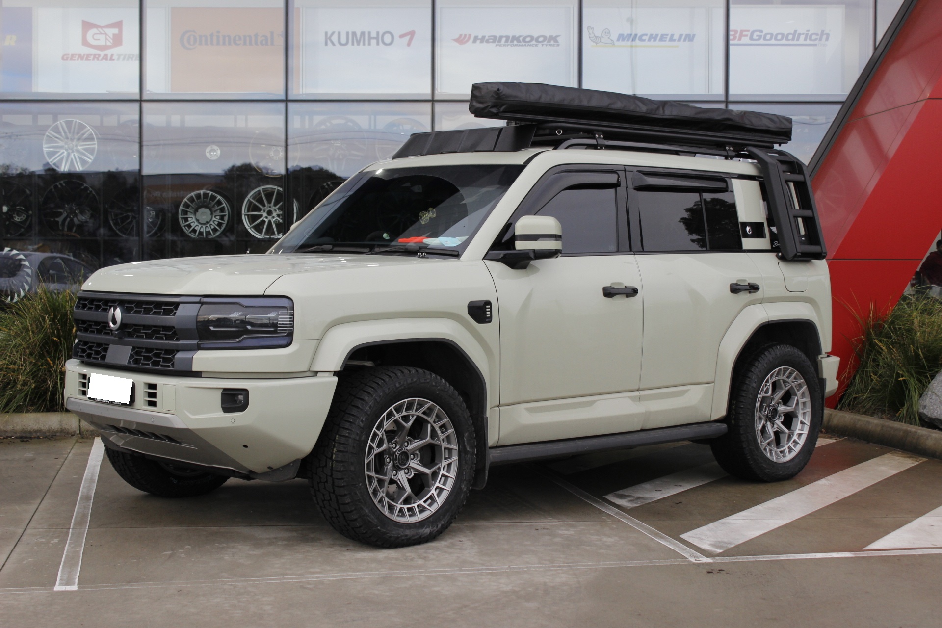 DENZA B5 WITH FUEL CHARGER PLATINUM FINISH WHEELS | DENZA