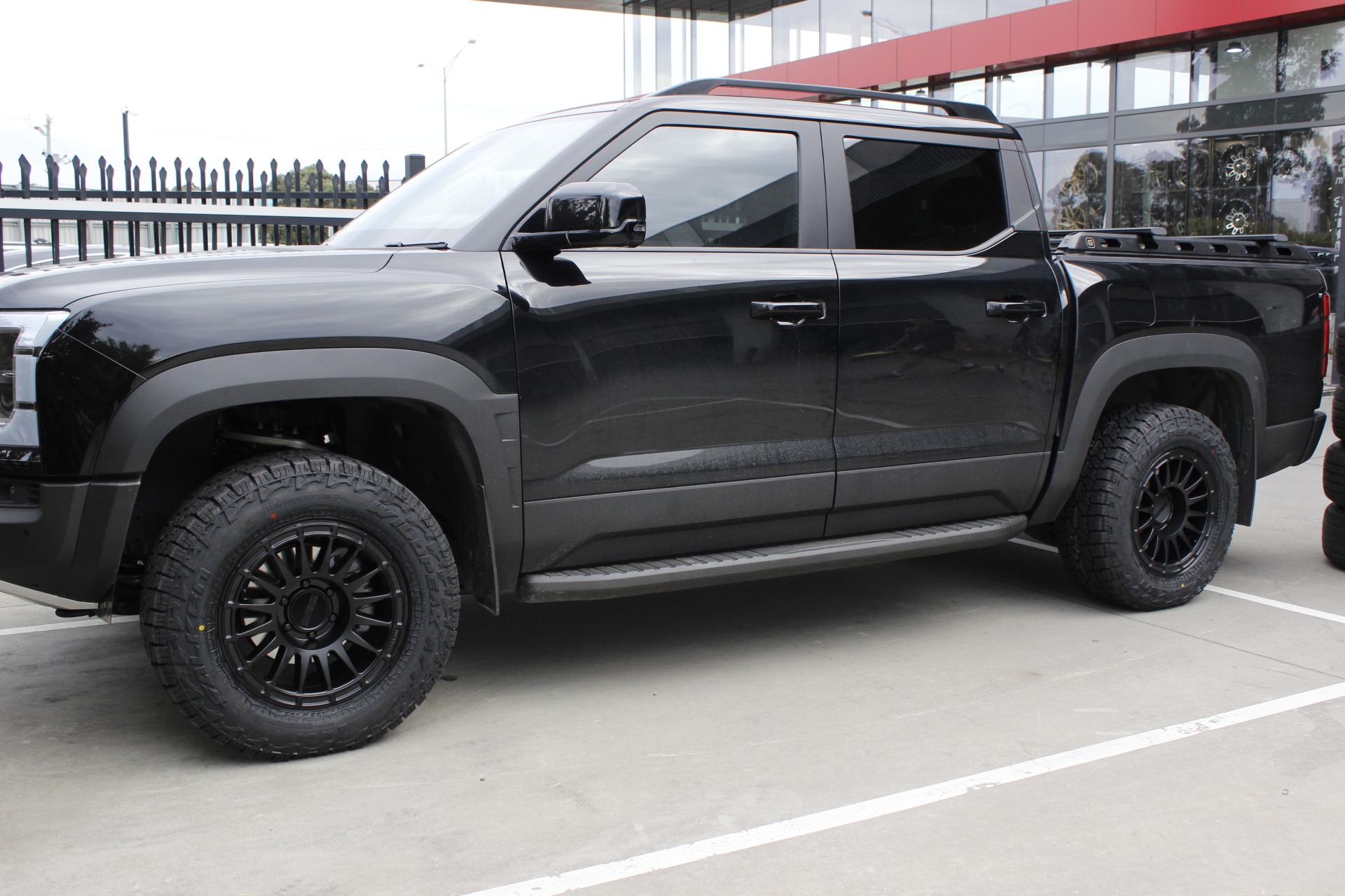 BYD SHARK WITH METHOD 314 MATTE BLACK WHEELS |  | BYD