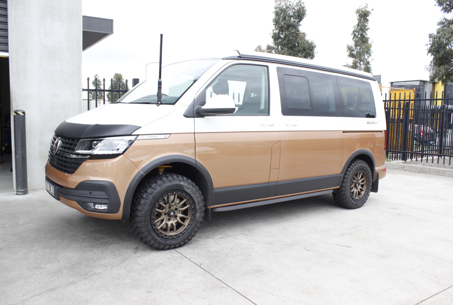 VW VAN WITH BLACK ROCK RAMBLER WHEELS |  | VOLKSWAGEN