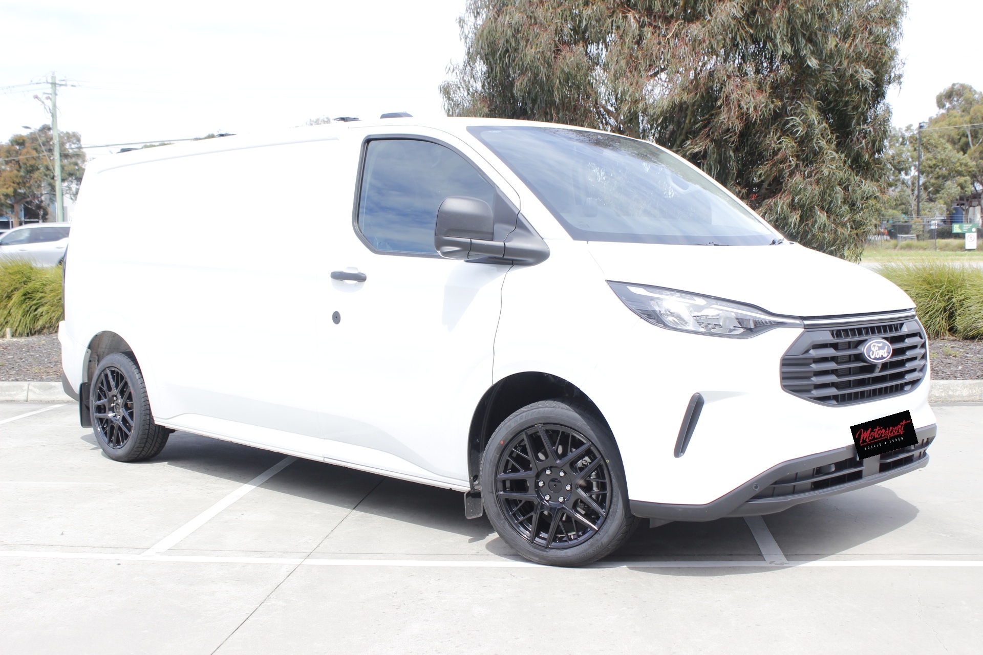 FORD TRANSIT WITH TRANCUSTOM-26 WHEELS |  | FORD