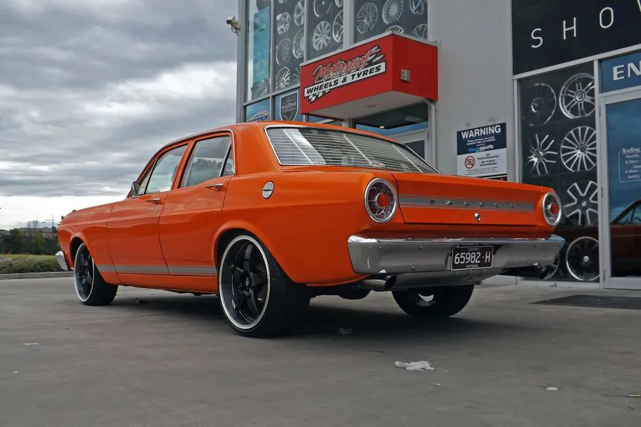 FORD XR FALCON WITH 20 INCH HR R1 WHEELS 