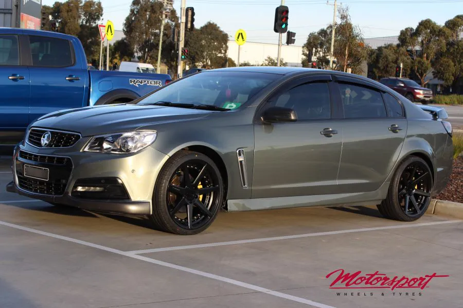 HOLDEN VF COMMODORE WITH 20 INCH VERTINI DYNASTY WHEELS |  | HOLDEN