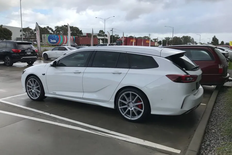 HOLDEN ZB COMMODORE with KOYA SF04 wheels 20 inch |  | HOLDEN
