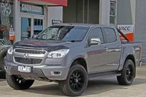 HOLDEN COLORADO with KMC MISFIT  | HOLDEN 