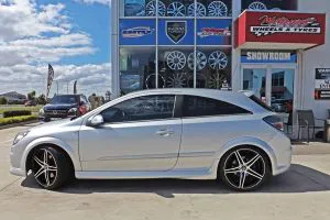 ASTRA WITH H585 19 | HOLDEN 
