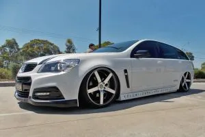 HOLDEN VE COMMODORE with HR-561 20 INCH - AIRBAGGED!! |  | HOLDEN 