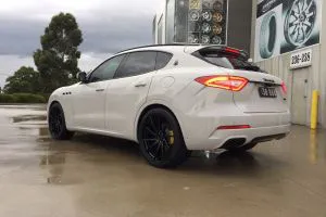 MASERATI LEVANTE fitted with 22