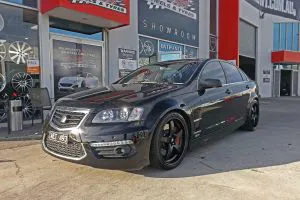 HSV SENATOR WITH 20 INCH R1 WHEELS IN  FULL DULL BLACK  | HOLDEN 