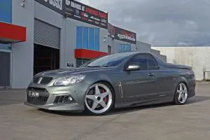 HOLDEN VF MALOO WITH STAR WHEELS  |  | HOLDEN