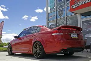 HOLDEN COMMODORE WITH HR 762 WHEELS  |  | HOLDEN