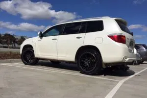 Toyota Kluger with 20 inch Ti+33 Wheels | Toyota