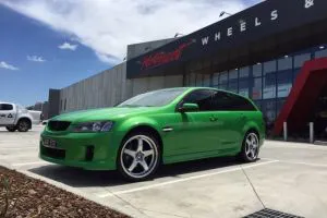 Holden VE with 20x8.5 H-R1 Wheels | Holden