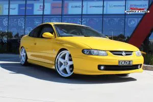 HOLDEN MONARO WITH 20x8.5 White H-R1 WHEELS | HOLDEN