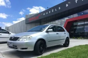 TOYOTA COROLLA WITH 17X7 INCH H-220 WHEELS | TOYOTA