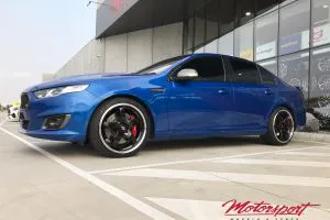 FORD FGX WITH HR RACING R1 WHEELS |  | FORD