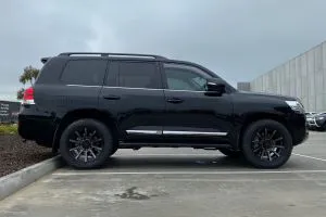 Land Cruiser SAHARA with 20X9 KMC OUTBREAK Wheels |  | Land Cruiser SAHARA with 20X9 KMC OUTBREAK Wheels