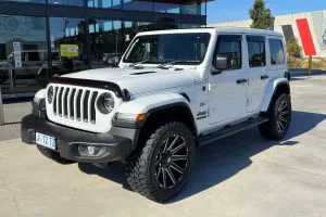 JEEP WRANGLER with FUEL CONTRA 20 inch wheels | JEEP
